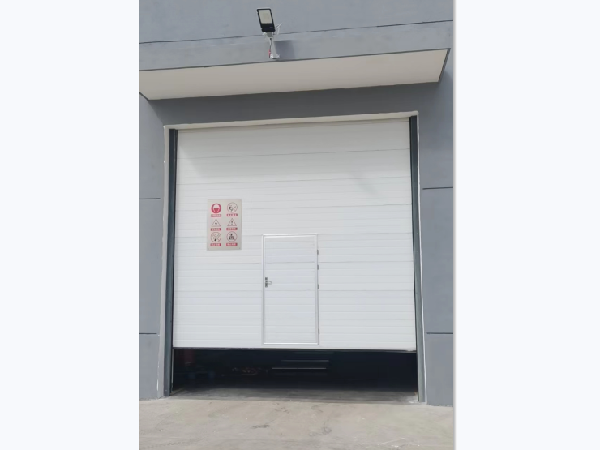 工業(yè)提升門